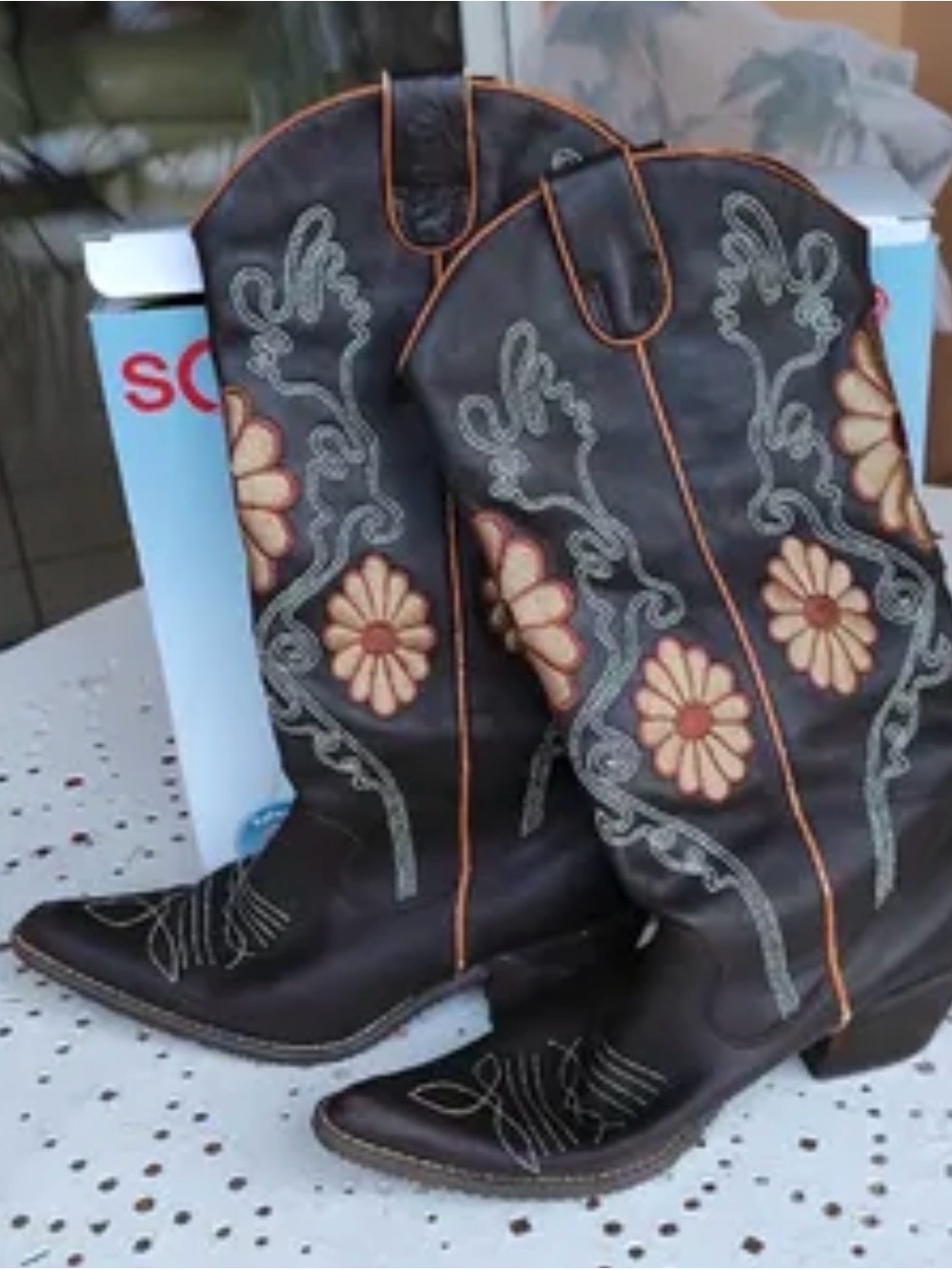 Women's Floral Embroidered Western Boots size 6